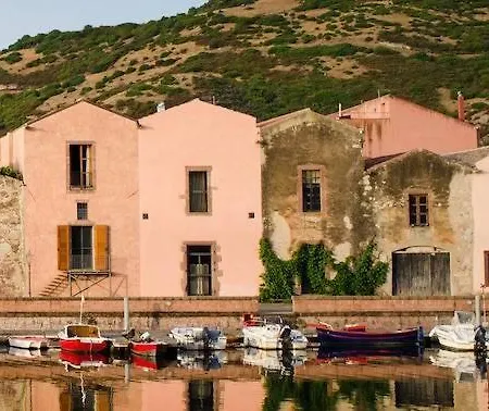 Casa A In Centro Storico Bosa